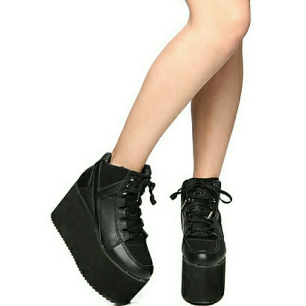 YRU QOZMO HI Sz 6/UK 37, NWB